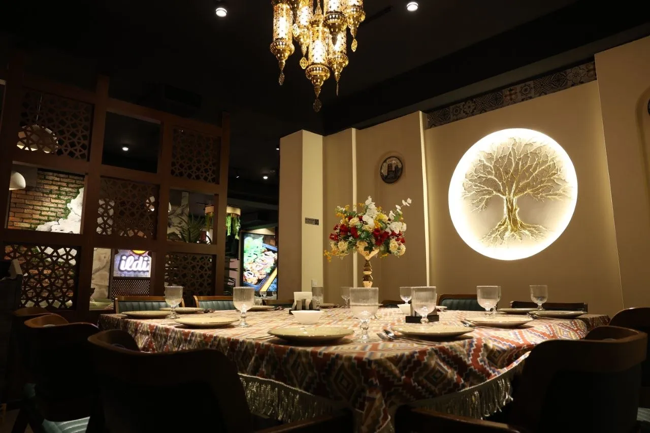 ILDIZ restoran ichki ko'rinishi